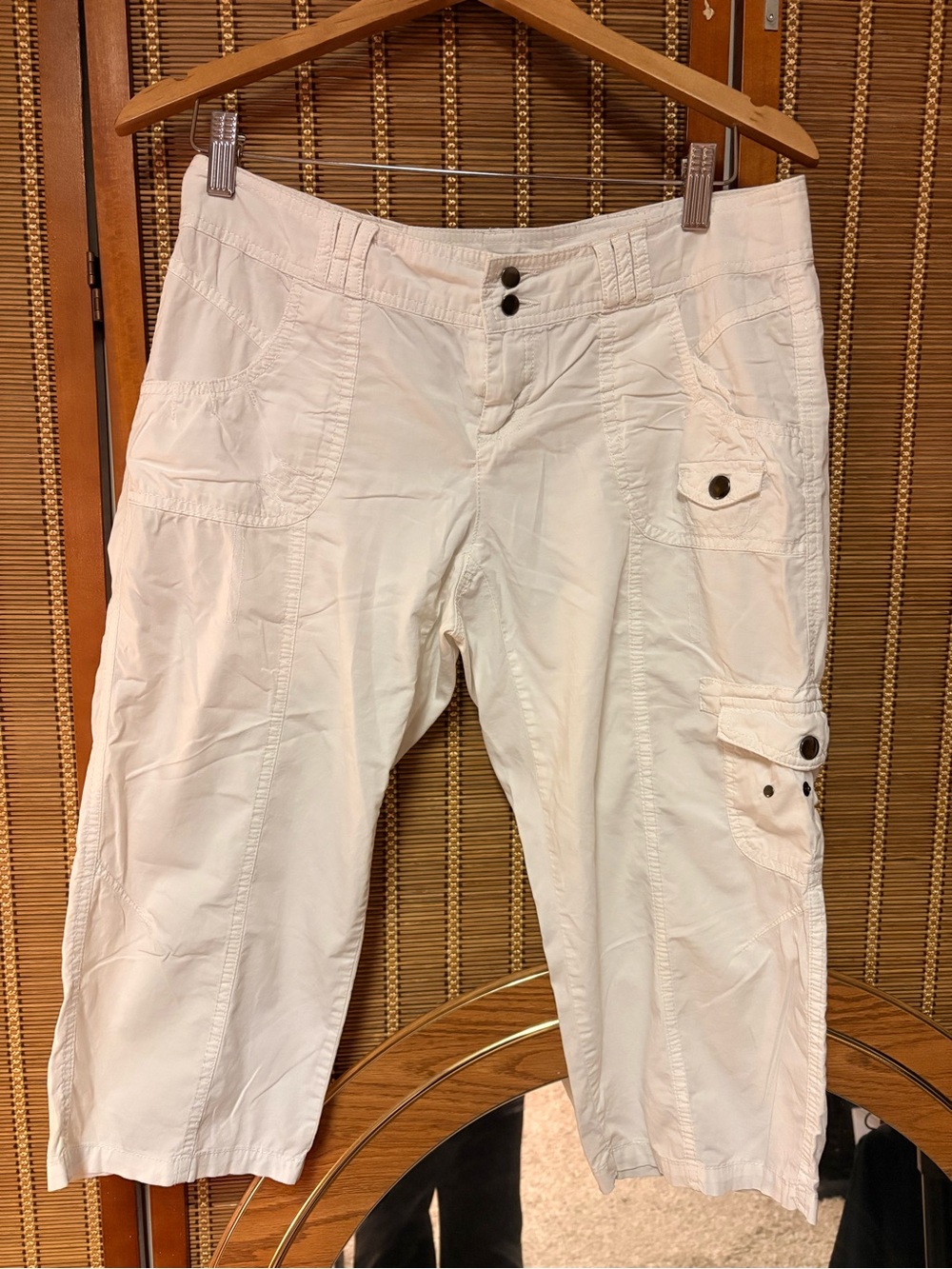 560. Ricki's Cream Cargo Capri Pants - Picture 4 of 4